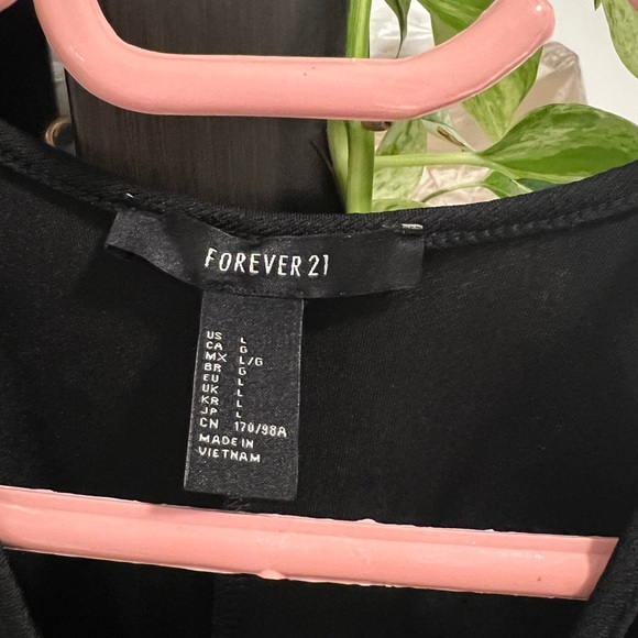 F21 | black halter dress - Picture 3 of 3